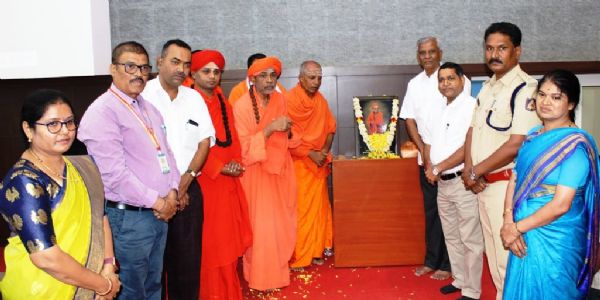 ನೆಮ್ಮದಿ ಬದುಕಿಗೆ ವ್ಯಸನಮುಕ್ತರಾಗಿ : ಗುರುಮಹಾಂತ ಶ್ರೀ ಕರೆ