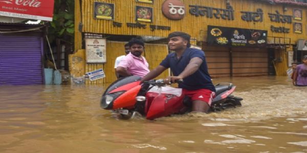 ವಾರಣಾಸಿಯಲ್ಲಿ ಗಂಗೆ ಪ್ರವಾಹ : ಜನಜೀವನ ಅಸ್ತವ್ಯಸ್ತ