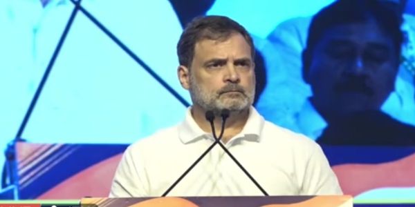 ರಾಹುಲ್ ಗಾಂಧಿ ಪ್ರತಿಭಟನೆ ಆರಂಭ