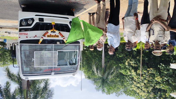 ನೂತನ ಪೊಲೀಸ್ ವಾಹನಕ್ಕೆ ಸಂಸದ ರಾಜಶೇಖರ್ ಹಿಟ್ನಾಳ್ ಚಾಲನೆ