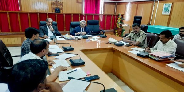 ನಿಮ್ಮ‌ ಮನೆಯಂತೆ, ನಿಮ್ಮ ಸುತ್ತಲಿನ ಪರಿಸರ ಸ್ವಚ್ಚತೆಗೆ ಜಾಗೃತಿ ವಹಿಸಿ : ಸುಭಾಷ ಬಿ ಅಡಿ