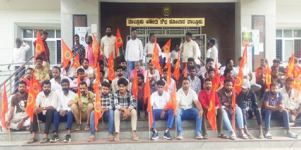 ತಿಲಕ್ ಸಂಘಟಿಸಿದ ಸಾರ್ವಜನಿಕ ಗಣೇಶೋತ್ಸವಕ್ಕೆ ಅಡ್ಡಿ ; ರಾಜ್ಯಪಾಲರಿಗೆ ದೂರು