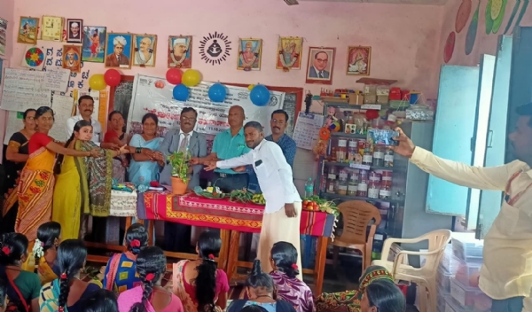 ಪೋಷಣ್ ಮಾಸಾಚರಣೆ ಅಂಗವಾಗಿ ತಾಯಿ ಹೆಸರಲ್ಲಿ ಒಂದು ಗಿಡ ನೆಡಿ