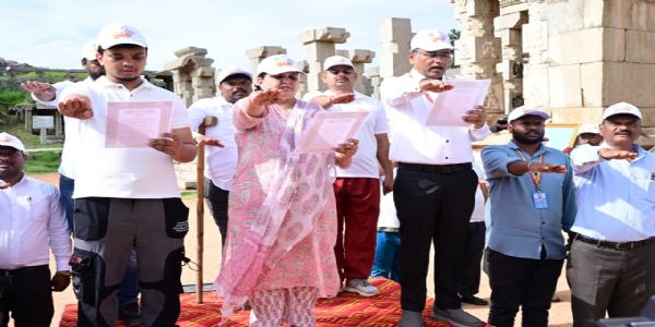 ಹಂಪಿಯಲ್ಲಿ ಬೈಕ್ ರ‍್ಯಾಲಿಗೆ ಚಾಲನೆ