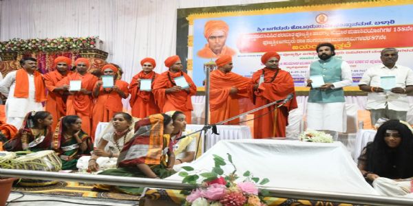 ಮಣ್ಣಿನ ರಹಸ್ಯ ಎಲ್ಲರೂ ತಿಳಿಯಬೇಕು : ಕೊಟ್ಟೂರು ಬಸವಲಿಂಗ ಮಹಾ ಸ್ವಾಮೀಜಿ