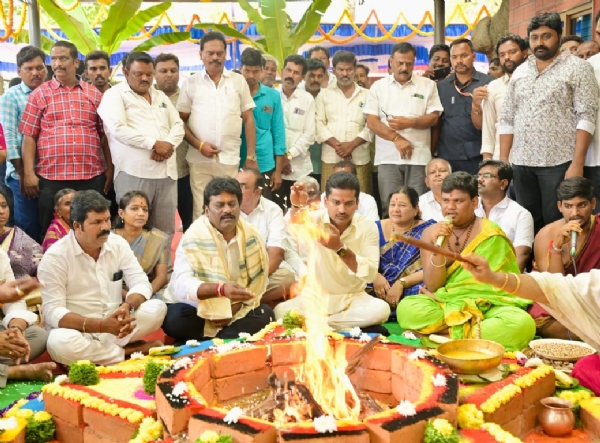ಒಂದೆಡೆ ಶಾಸಕ ಬಿ. ನಾಗೇಂದ್ರ ಅವರ ಹುಟ್ಟು ಹಬ್ಬ, ಮತ್ತೊಂದೆಡೆ ಸಿಬಿಐ ತನಿಖೆ : ಕುಗ್ಗದ ಉತ್ಸಾಹ