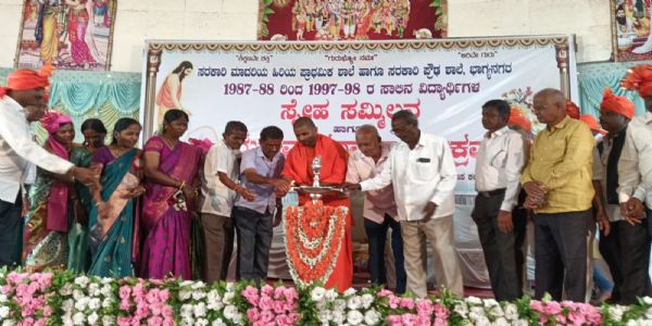 ಅಜ್ಞಾನದ ಕತ್ತಲಿನಿಂದ ಜ್ಞಾನದ ಬೆಳಕು ನೀಡುವವರೇ ಗುರುಗಳು : ಶ್ರೀ ಪ.ಪೂ ಶಿವರಾಮಕೃಷ್ಣನಂದ ಭಾರತಿ ಮಹಾಸ್ವಾಮಿಗಳು