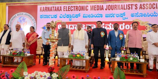 ಊಹಾ ಪತ್ರಿಕೋದ್ಯಮ ನಿಲ್ಲಿಸಿ : ವಿದ್ಯುನ್ಮಾನ ಮಾಧ್ಯಮಗಳಿಗೆ ಮುಖ್ಯಮಂತ್ರಿ ಕರೆ