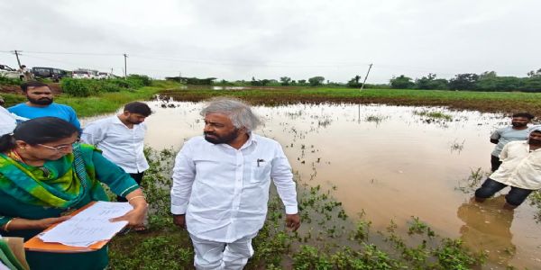 ಬೀದರ್ ಮಳೆ ಹಾನಿ ಪ್ರದೇಶಗಳಿಗೆ ಸಚಿವ ಖಂಡ್ರೆ ಭೇಟಿ