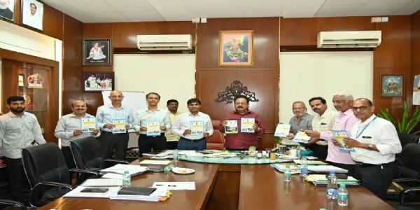 ಕೃಷಿ ಇಲಾಖೆ ಅಧಿಕಾರಿಗಳ ಜೊತೆ ಸಚಿವರ ಸಭೆ