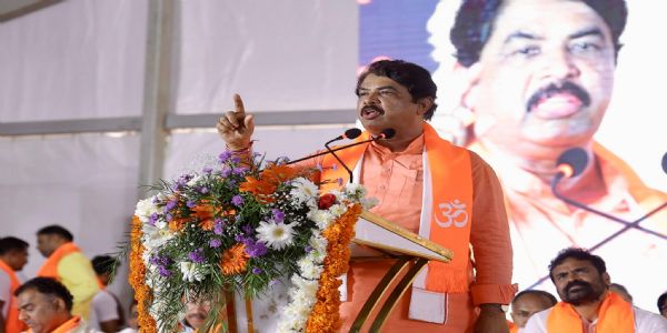 ಸರ್ಕಾರದಿಂದ ವಿಮಾನ ಖರೀದಿಗೆ ಚಿಂತನೆ : ಅಶೋಕ ಆಕ್ರೋಶ