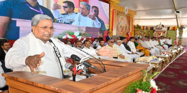 ನಾಡ ಹಬ್ಬದ ವಿಚಾರದಲ್ಲಿ ಕೆಟ್ಟ ರಾಜಕಾರಣ ಬೇಡ : ಸಿದ್ದರಾಮಯ್ಯ