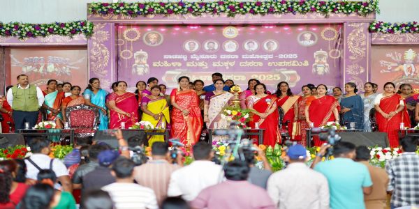 ಮಹಿಳಾ ದಸರಾ ಉತ್ಸವಕ್ಕೆ ಸಚಿವೆ ಹೆಬ್ಬಾಳಕರ್ ಚಾಲನೆ