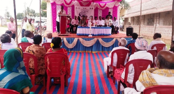 ಕೊಪ್ಪಳ : ಮಹಿಳೆಯರು ಕುಟುಂಬದ ಪೋಷಣೆಯೊಂದಿಗೆ ತಮ್ಮ ಆರೋಗ್ಯಕ್ಕೂ ಆದ್ಯತೆ ನೀಡಬೇಕು: ಡಿಎಚ್‌ಒ ಡಾ.ಲಿಂಗರಾಜು