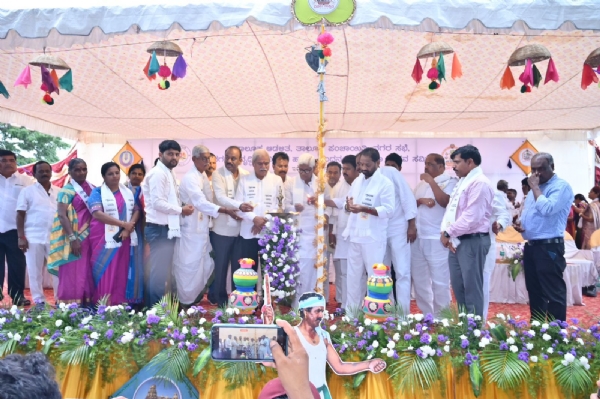ರೈತರು ಹೊಸ ಬೆಳೆಗೆ ಬದಲಾಗಲಿ: ಶಾಸಕರಾದ ಹಂಪನಗೌಡ ಬಾದರ್ಲಿ