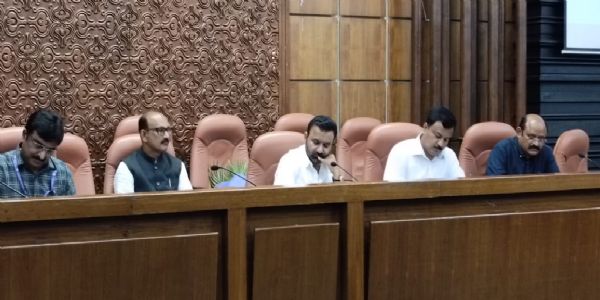 ಹೊರಗುತ್ತಿಗೆ ನೌಕರರ ಸಮಸ್ಯೆ : ಕಾರ್ಮಿಕ ಸಚಿವ ಸಂತೋಷ್‌ ಲಾಡ್‌ ಸಭೆ