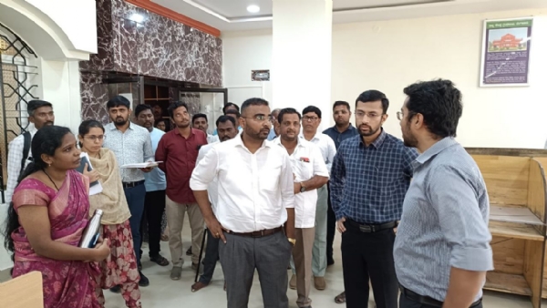 ಎಎಚ್‍ಪಿ ಜಿ+3 ಮಾದರಿಯ ವಸತಿ ಸಮುಚ್ಛಯದ ಕಾಮಗಾರಿ ಪರಿಶೀಲಿಸಿದ ಜಿಲ್ಲಾಧಿಕಾರಿ