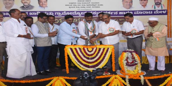 ಖಾದಿ ಮತ್ತು ಗ್ರಾಮೋದ್ಯೋಗ ವಸ್ತು ಪ್ರದರ್ಶನ ಹಾಗೂ ಮಾರಾಟ ಮೇಳಕ್ಕೆ ಚಾಲನೆ
