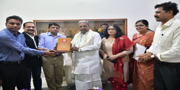 ಪತ್ರಕರ್ತರ ತರಬೇತಿಗಾಗಿ ಇನ್‌ಫೋಸಿಸ್‌ ಸ್ಪ್ರಿಂಗ್‌ಬೋರ್ಡ್‌ - ಮಾಧ್ಯಮ ಅಕಾಡೆಮಿ ಒಡಂಬಡಿಕೆ
