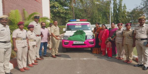 ಅಕ್ಕ ಪಡೆಯ ವಾಹನಕ್ಕೆ ಎಸ್ಪಿ ಚಾಲನೆ