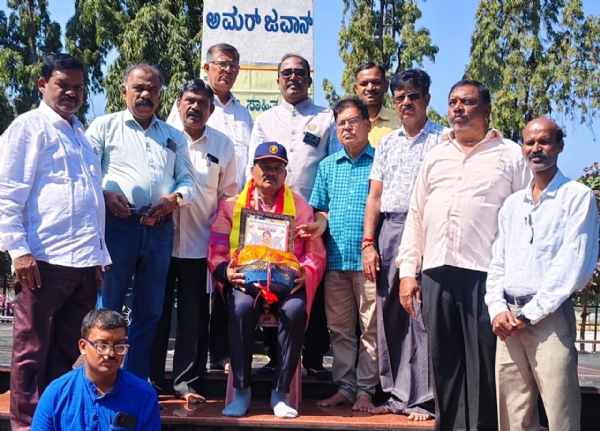 ಕೋಲಾರ ನಗರದಲ್ಲಿ ಜಿಲ್ಲಾ ಚುಟುಕು ಸಾಹಿತ್ಯ ಪರಿಷತ್ತಿನ ವತಿಯಿಂದ ರಾಷ್ಟ್ರೀಯ ಸೈನಿಕ ದಿನಾಚರಣೆ ಆಚರಿಸಲಾಯಿತು.