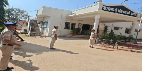 ಠಾಣೆಗಳಿಗೆ ಮೈಸೂರು ಅಧೀಕ್ಷಕರ ಭೇಟಿ