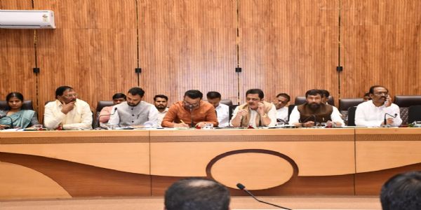 ಕೊಳೆಗೇರಿ ಅಭಿವೃದ್ಧಿ ಮಂಡಳಿಯಿಂದ ಮನೆ ಹಂಚಿಕೆ ; ಅಗತ್ಯ ಸಿದ್ಧತೆಗೆ ಸಚಿವ ಲಾಡ್ ಸೂಚನೆ