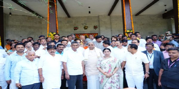 ಸರ್ಕಾರದಿಂದ ದೇಶವೇ ಮೆಚ್ಚುವಂಥ ಕೆಲಸ : ಸಚಿವೆ ಲಕ್ಷ್ಮೀ ಹೆಬ್ಬಾಳಕರ್