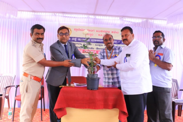 ಜಾಗರೂಕತೆಯಿಂದ ವಾಹನ ಚಲಾಯಿಸಿ: ನ್ಯಾ.ರಾಜೇಶ್ ಎನ್.ಹೊಸಮನೆ