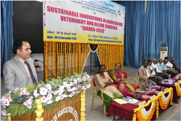 ಸಮಗ್ರ ಕೃಷಿ ಪದ್ಧತಿ ಎಂದೆಂದಿಗೂ ಉತ್ತಮ: ಕುಲಪತಿ ಡಾ.ಎಂ.ಹನುಮಂತಪ್ಪ