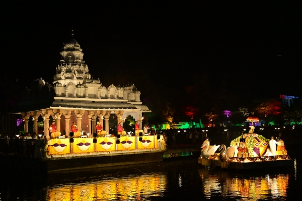 ಶ್ರೀ ಗವಿಮಠದ ಜಾತ್ರಾ : ತೆಪ್ಪೋತ್ಸವ ಹಾಗೂ ಸಂಗೀತ