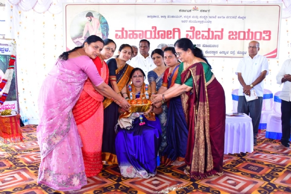 ಮಾನವ ಕುಲದ ಏಳಿಗಾಗಿ ಶ್ರಮಿಸಿದ್ದ ವೇಮನವರು