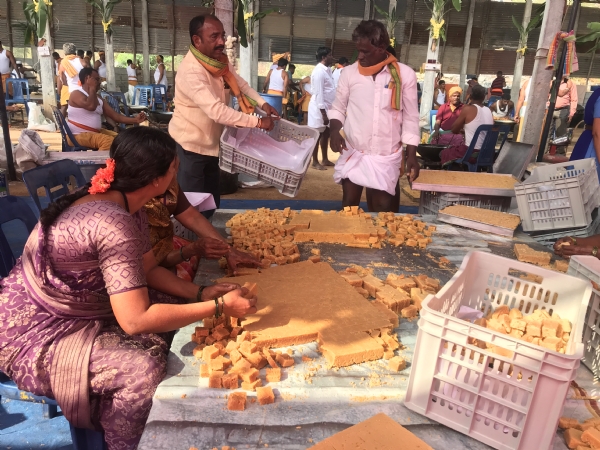 ಗವಿಮಠದ ಮಹಾದಾಸೋಹದಲ್ಲಿ ಮೈಸೂರು ಪಾಕ್