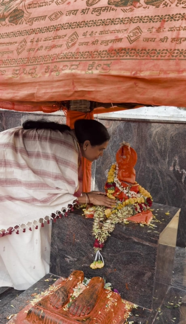 ಅಂಜನಾದ್ರಿ ಬೆಟ್ಟದಲ್ಲಿ ಅರುಣಾ ಲಕ್ಷ್ಮಿ ಪೂಜೆ