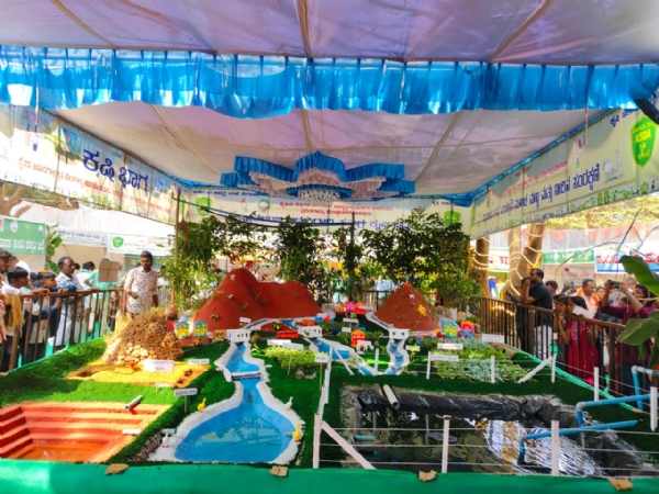 ಗವಿಸಿದ್ದೇಶ್ವರ ಜಾತ್ರೆ ಅಂಗವಾಗಿ ಕೃಷಿ ಇಲಾಖೆಯಿಂದ ವಸ್ತು ಪ್ರದರ್ಶನ
