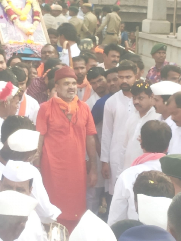 ಗವಿಮಠ : ಬಳಗಾನೂರ ಶ್ರೀ ಶಿವಶಾಂತವೀರ ಶರಣರ ಧೀರ್ಘದಂಡ ನಮಸ್ಕಾರ ಗವಿಮಠ : ಬಳಗಾನೂರ ಶ್ರೀ ಶಿವಶಾಂತವೀರ ಶರಣರ ಧೀರ್ಘದಂಡ ನಮಸ್ಕಾರ