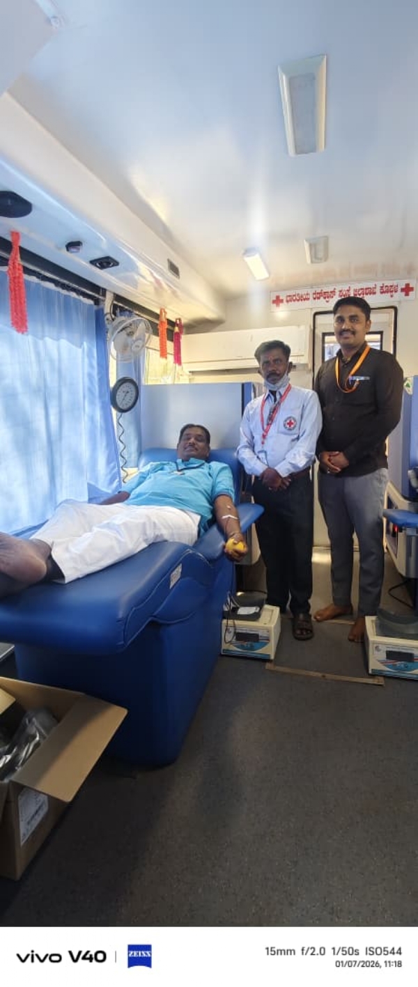 ಗವಿಮಠ : ಮೂರು ದಿನದಲ್ಲಿ 91 ಜನ ರಕ್ತದಾನ ಗವಿಮಠ : ಮೂರು ದಿನದಲ್ಲಿ 91 ಜನ ರಕ್ತದಾನ