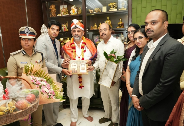 ಸಿಎಂ ಡಿ.ಕೆ. ಶಿವಕುಮಾರ್ ಅವರಿಗೆ ದಸರಾ ಆಮಂತ್ರಣ
