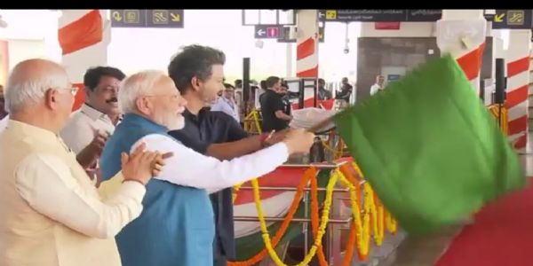 ಪೂಂದಮಲ್ಲಿ–ವಡಪಳನಿ ಮೆಟ್ರೊ ರೈಲು ಸೇವೆಗೆ ಚಾಲನೆ: ಪ್ರಧಾನಿ ಮೋದಿ, ಮುಖ್ಯಮಂತ್ರಿ ವಿಜಯ್ ಒಟ್ಟಿಗೆ ಪ್ರಯಾಣ