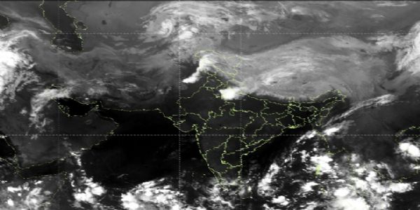 ದೆಹಲಿಯಲ್ಲಿ ಹವಾಮಾನ ಬದಲಾವಣೆ: ಬೆಳಿಗ್ಗೆ ಗುಡುಗು ಸಹಿತ ಮಳೆ