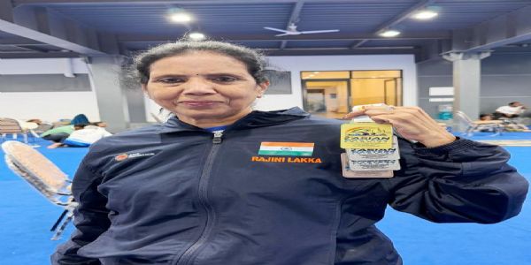 ಏಷ್ಯನ್ ಮಾಸ್ಟರ್ಸ್ ಈಜು ಚಾಂಪಿಯನ್ಶಿಪ್: ಬಳ್ಳಾರಿಯ ರಜನಿ ಲಕ್ಕ ಗೆ 4 ಪದಕ
