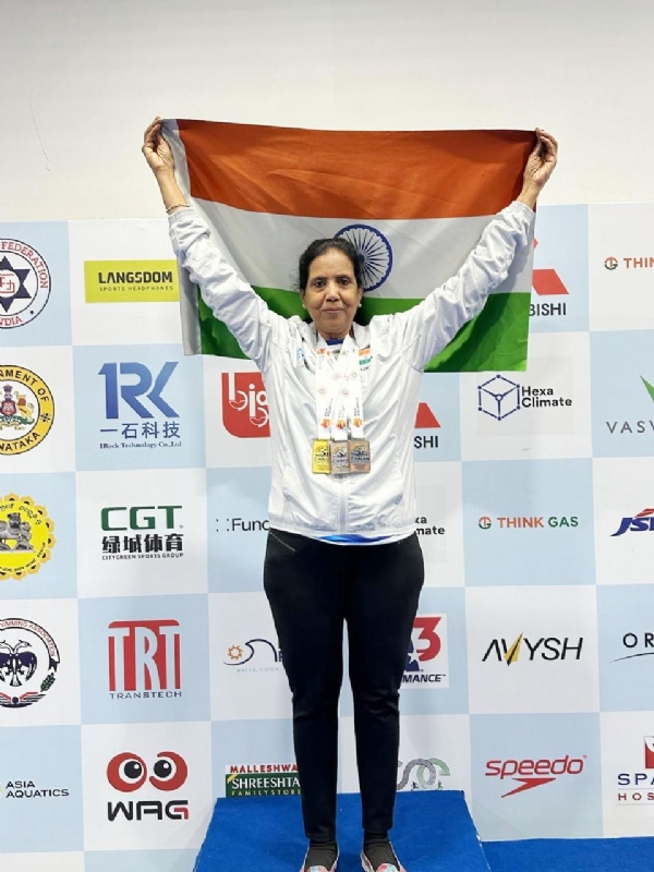 ಏಷ್ಯನ್ ಮಾಸ್ಟರ್ಸ್ ಈಜು ಚಾಂಪಿಯನ್ಶಿಪ್: ಬಳ್ಳಾರಿಯ ರಜನಿ ಲಕ್ಕ ಗೆ 4 ಪದಕ