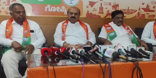 ಕಬ್ಬು ಬೆಳೆಗಾರರಿಗೆ ಎಸ್ಎಪಿ ದರ ತಕ್ಷಣ ನಿಗದಿಪಡಿಸಿ: ಬೊಮ್ಮಾಯಿ ಆಗ್ರಹ
