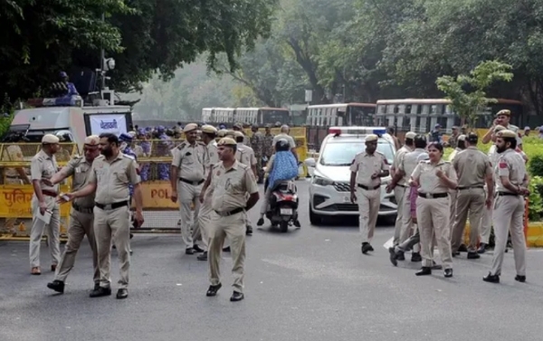 दिल्ली के कनॉट प्लेस और आसपास के इलाकों में भारतीय नागरिक सुरक्षा संहिता की धारा 163 लागू की गई है। फोटो - इंटरनेट मीडिया दिल्ली के कनॉट प्लेस और आसपास के इलाकों में भारतीय नागरिक सुरक्षा संहिता की धारा 163 लागू की गई है। फोटो - इंटरनेट मीडिया