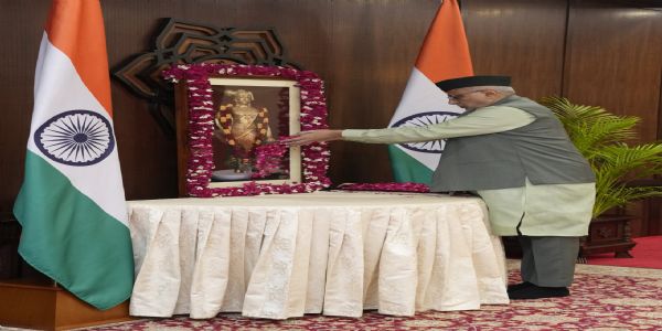 ಸ್ವಾತಂತ್ರ್ಯ ಹೋರಾಟಗಾರ ವೀರಪಾಂಡ್ಯ ಕಟ್ಟಬೊಮ್ಮನ್ಗೆ ಉಪರಾಷ್ಟ್ರಪತಿ ಗೌರವ ನಮನ