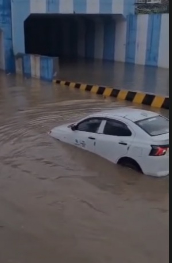 panathur-railway-underpass-flooded-heavy-rain-bengaluru panathur-railway-underpass-flooded-heavy-rain-bengaluru