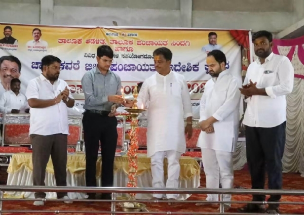 ನೂತನ ಸಿಸಿ ರಸ್ತೆ ನೂತನ ಸಿಸಿ ರಸ್ತೆ