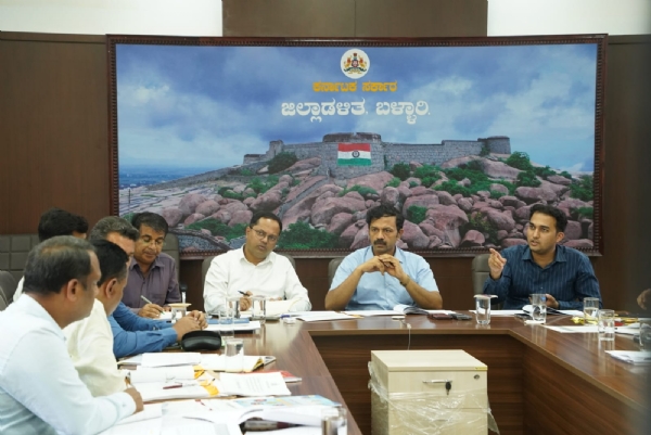 ನೀರು, ಮೇವಿಗೆ ಕೊರತೆಯಾಗದಂತೆ ಎಚ್ಚರ : ಡಾ.ತ್ರಿಲೋಕ ಚಂದ್ರ ಕೆ.ವಿ ಸೂಚನೆ
