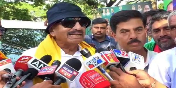 ವಾರದೊಳಗೆ ರೈತರ ಬೇಡಿಕೆ ಈಡೇರದಿದ್ದರೆ ಕರ್ನಾಟಕ ಬಂದ್ ಕರೆ: ವಾಟಾಳ್ ನಾಗರಾಜ ಎಚ್ಚರಿಕೆ