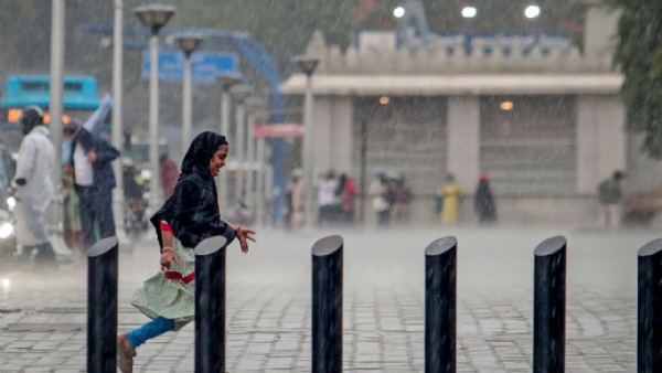 karnataka-heavy-rain-forecast-yellow-alert-coastal-south-interior-districts